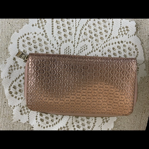 Tory Burch Metallic Rose Gold Zippered Wallet - Picture 3 of 16